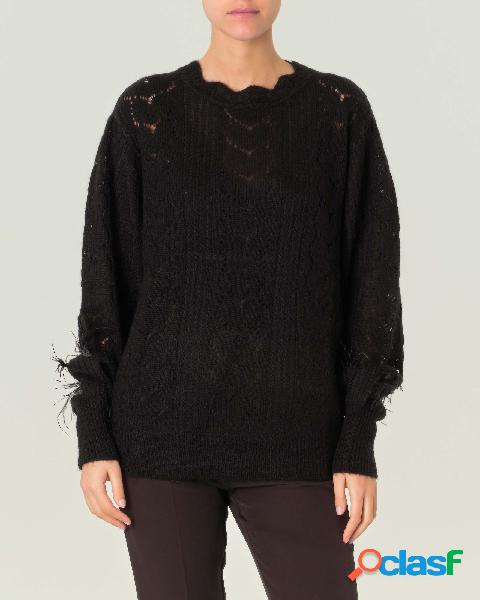 Maglia nera in misto lana e mohair a cuori punzonati e