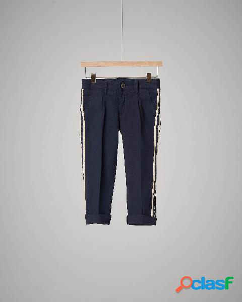 Pantalone blu con bande 2-7 anni