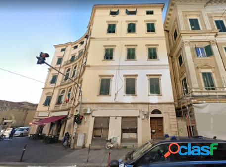 Appartamento a Livorno Via De Lrdatel