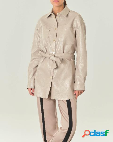 Giacca a camicia beige in tessuto spalmato stampa cocco con