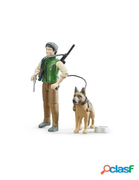 Guardia forestale con cane ed equipaggiamento