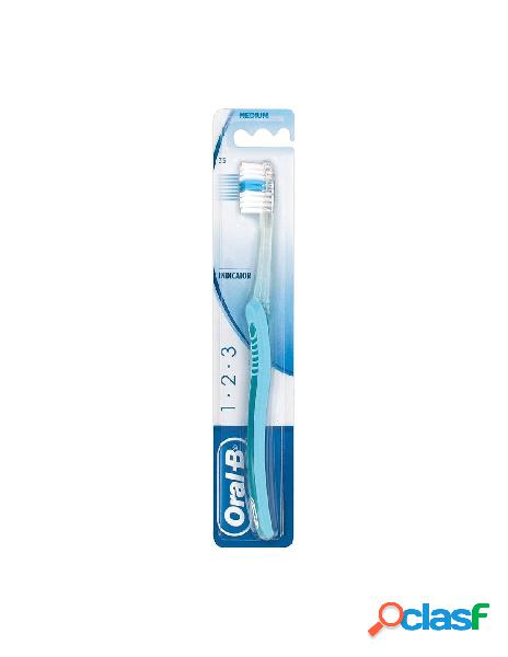 Oral b 123 indicator 35 medio spazzolino c/cappuccio