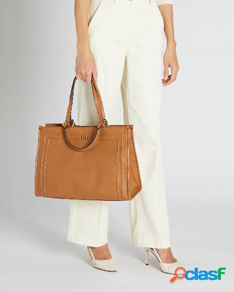 Shopping bag color cuoio in similpelle effetto bottolato con