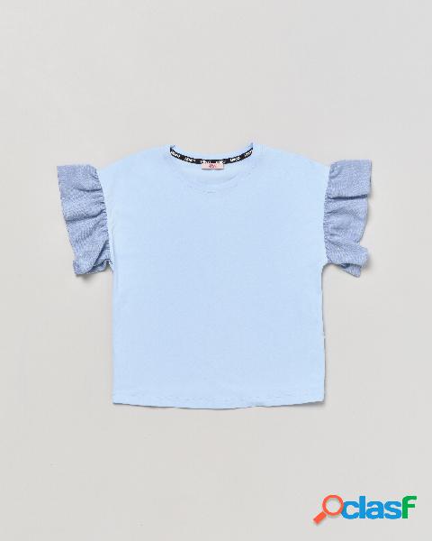 T-shirt azzurra in cotone stretch con manica ad aletta in