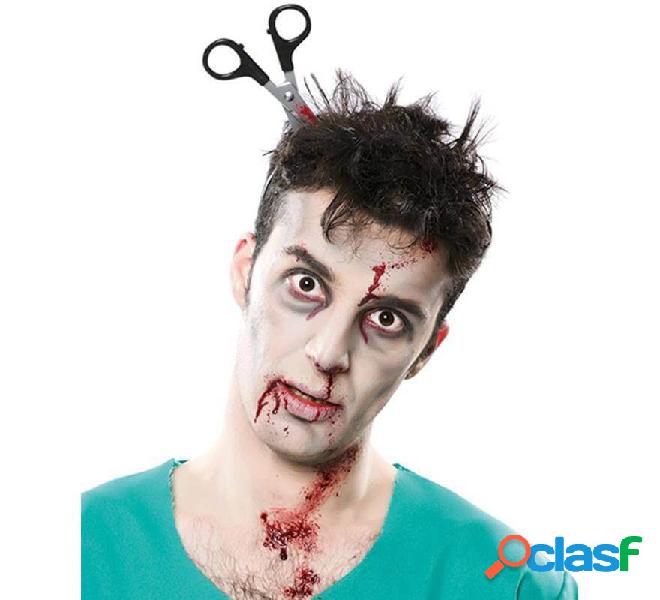 Fascia con le forbici inchiodate