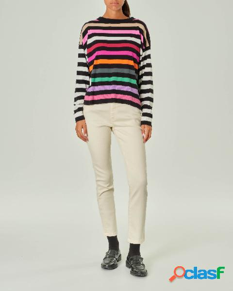 Maglia nera in cotone a righe multicolore dalla linea