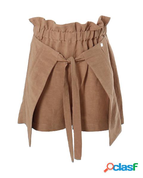 Pantaloncini corti in misto viscosa e lino color tabacco con