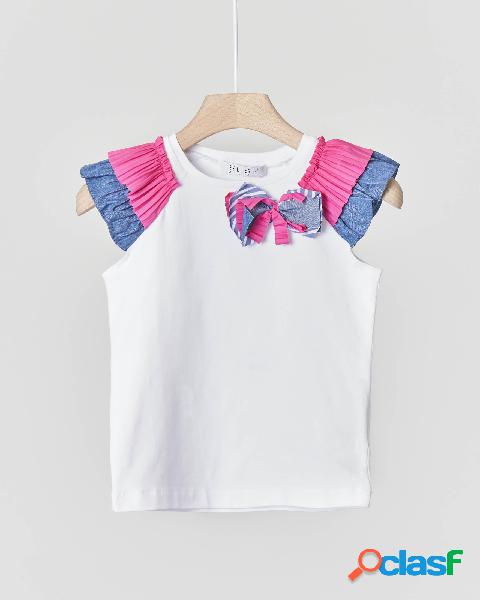 T-shirt bianca in cotone elasticizzato con maniche colorate