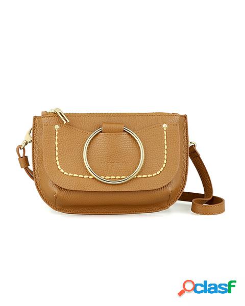 Borsa piccola color cuoio in pelle effetto martellato con