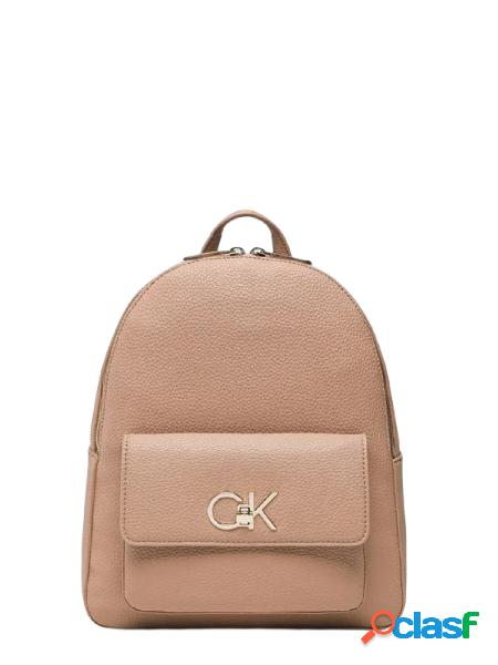 CALVIN KLEIN Zaino in ecopelle martellata Marrone chiaro