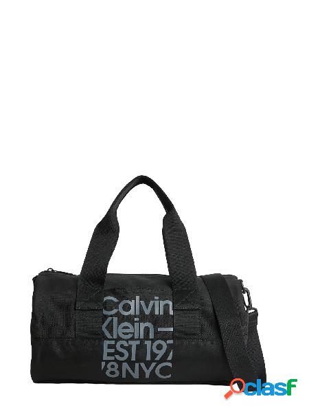 Calvin Klein borsone in tessuto riciclato con stampa logo