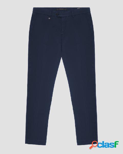 Pantalone chino skinny blu in gabardina di cotone stretch