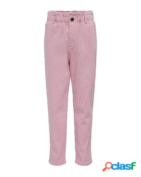 Pantaloni rosa in bull di cotone carrot fit con elastico