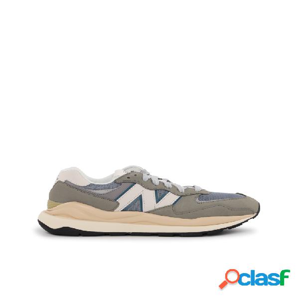 Sneakers 5740 con logo laterale