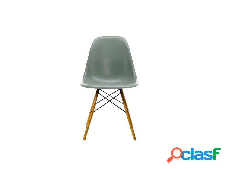 Vitra Eames Fiberglass Side Chair DSW Golden Maple - Sedia