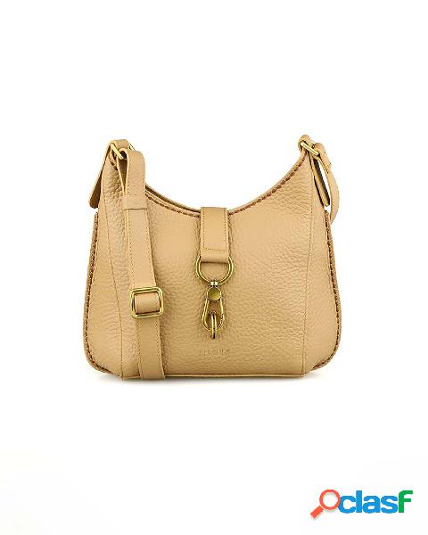 Borsa a mezzaluna beige in pelle martellata effetto cervo