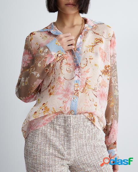 Camicia beige in creponne a fantasia peonie rosa con profili