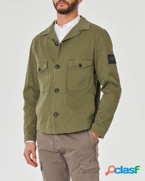 Giacca camicia verde militare in cotone stretch con tasche