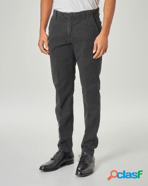 Pantalone chino grigio antracite micro-quadretto in cotone