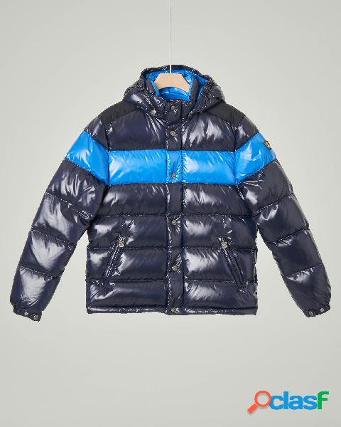 Piumino blu lucido con fascia in contrasto e cappuccio