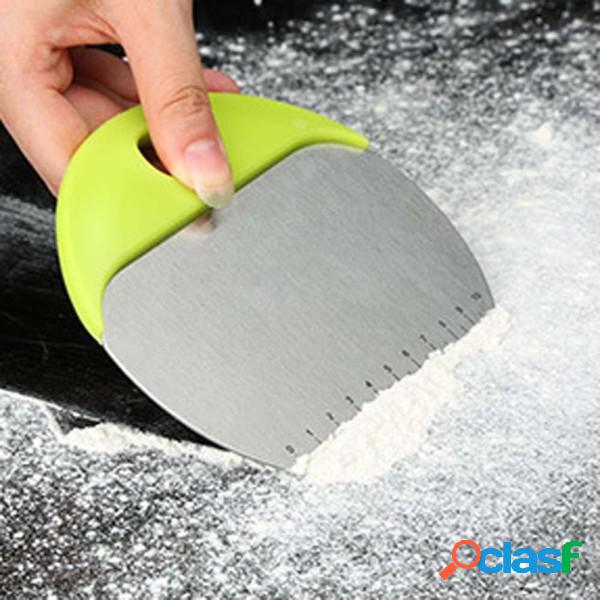 Trade Shop - Tagliapasta Pizza Multifunzione Spatola Rotondo
